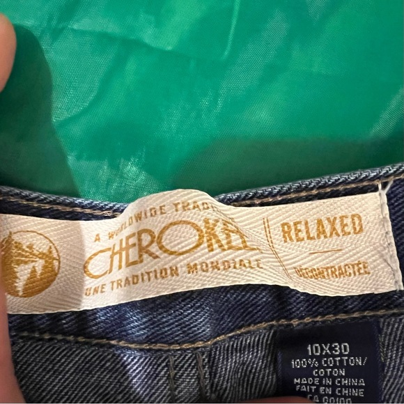 Vintage Woman’s Cherokee Jeans relaxed fit Size 10x30 - Picture 4 of 4